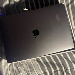 MACBOOK AIR 13” 2020 (M1, 8GB 256GB) $650 Price negotiable